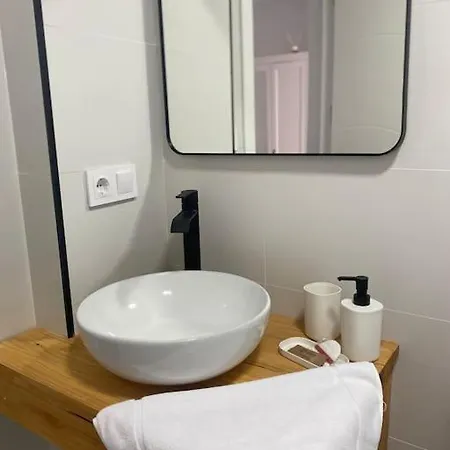 California 4a Apartment