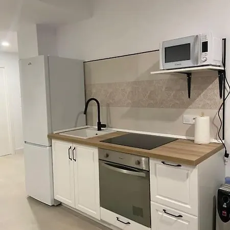 California 4a Apartment